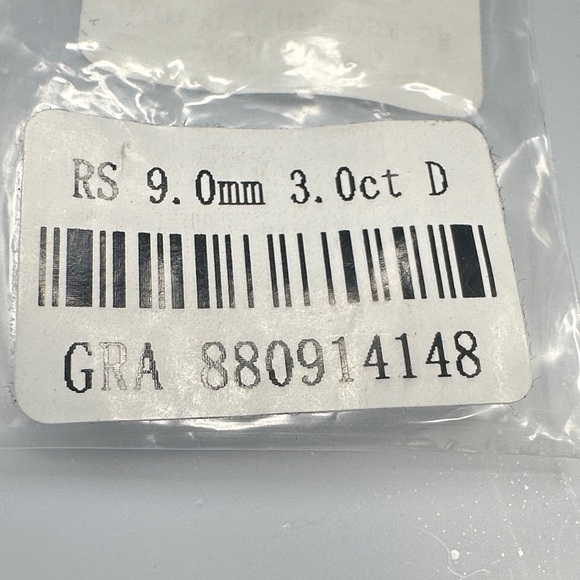 Stunning Silver Ring with Brilliant 3 ct Moissanite Clear Stone - Picture 2 of 6